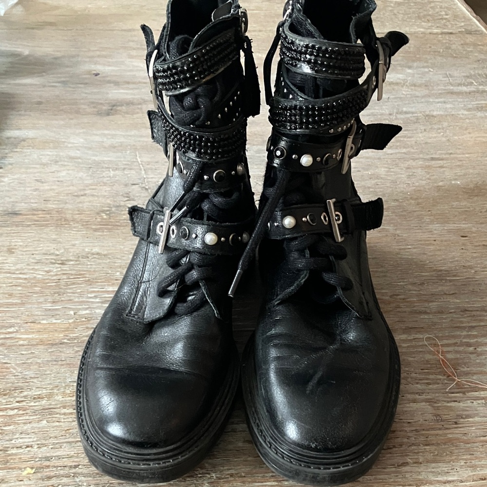 Zara combat boot Slightly worn 36/5.5